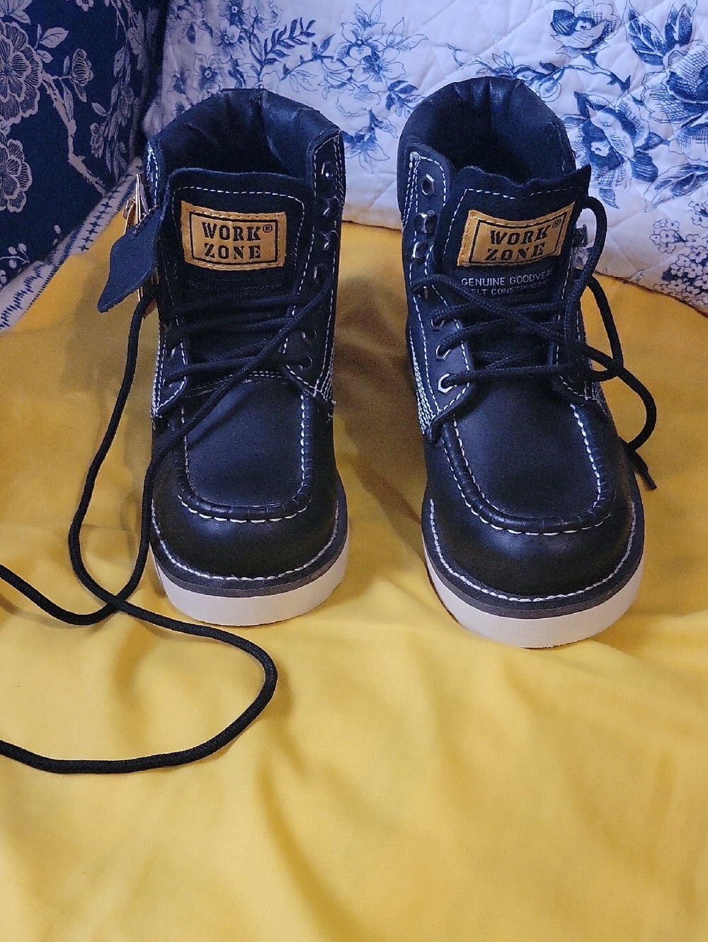 WorkZone black leather workboots, Men 6 1/2, Womens size 8